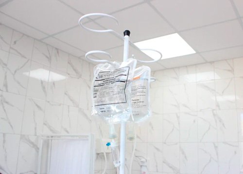 Капельница детокс Капельница с раствором для детоксикации